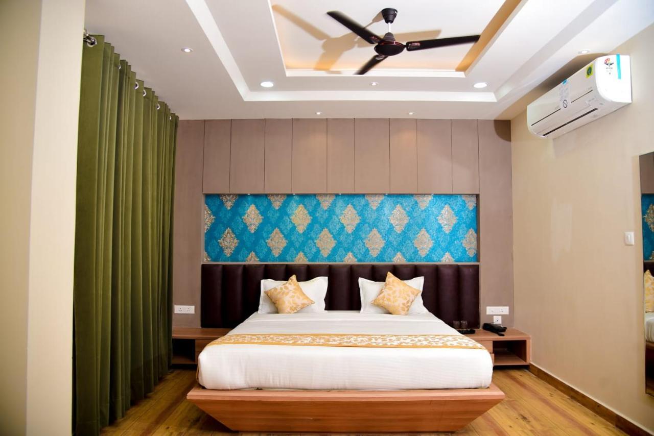 Hotel Olive Crown Lucknow Exterior foto