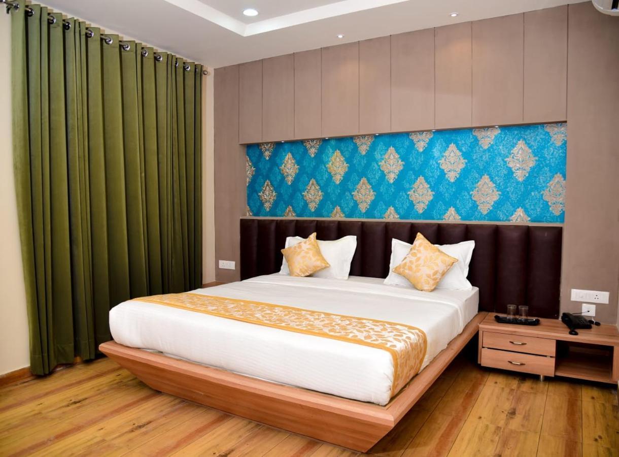 Hotel Olive Crown Lucknow Exterior foto
