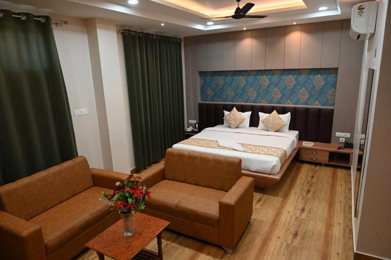 Hotel Olive Crown Lucknow Exterior foto